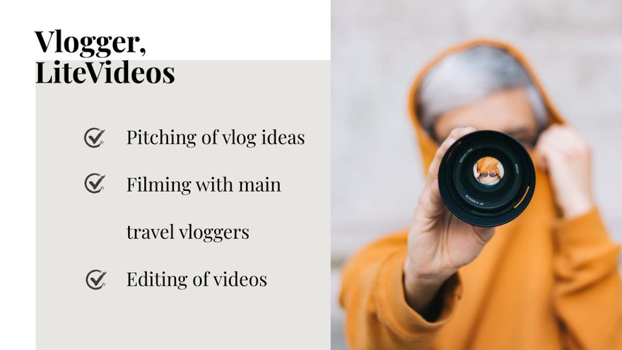 Free Art Vlogger CV Presentation Template to Edit Online