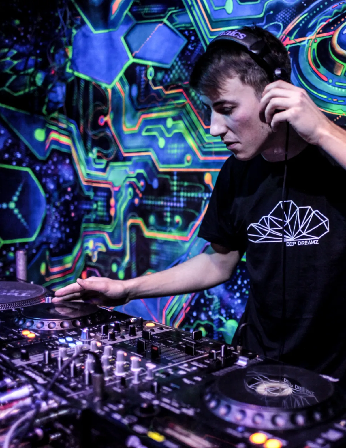 Free Simple Music Magazine Template to Edit Online