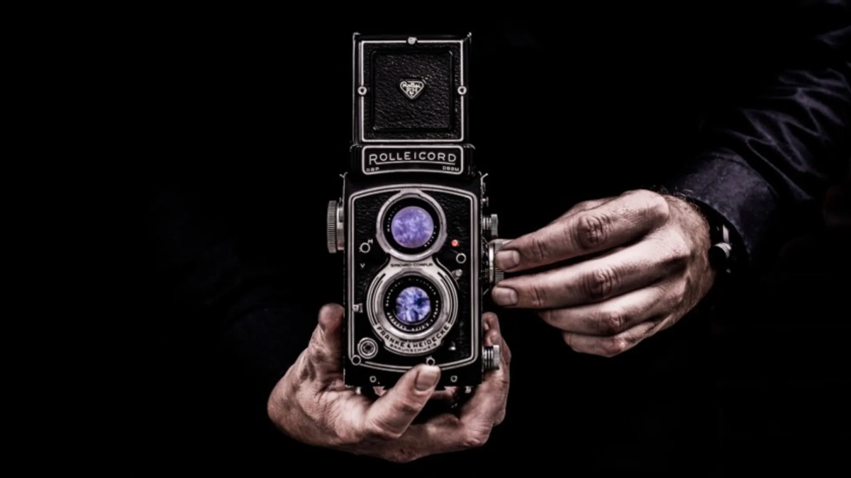 Freelance Service Presentation Template to Edit Online