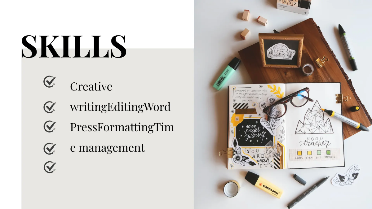 Free Art Vlogger CV Presentation Template to Edit Online