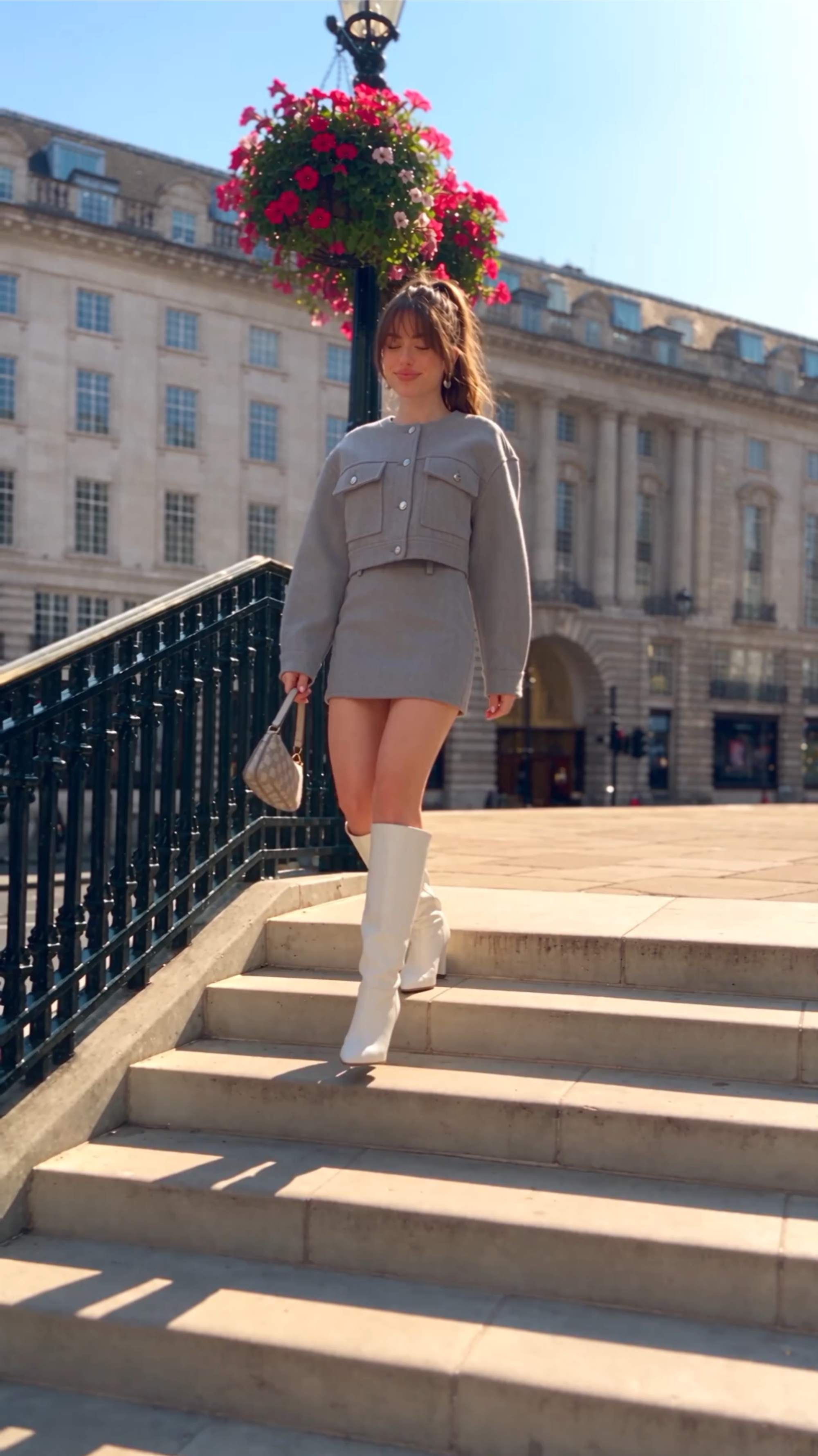 Dynamic Outfit Transition AI Video - AI Fashion Model Generator Online, Create AI Fashion Model Videos Dynamic Outfit Transition AI Video - AI Fashion Model Generator Online, Create AI Fashion Model Videos