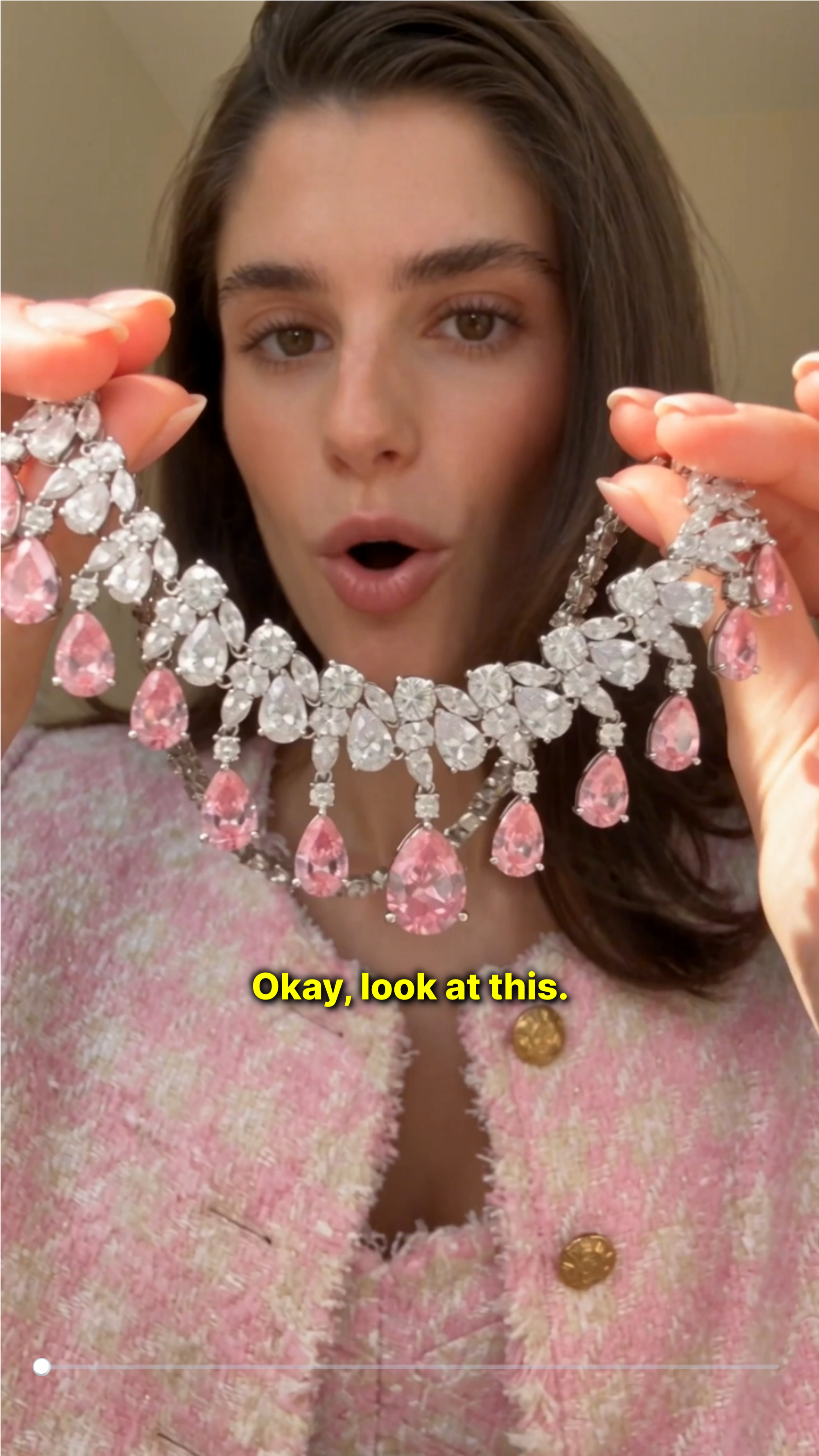 Jewelry Try-On AI Video Template to Edit Online