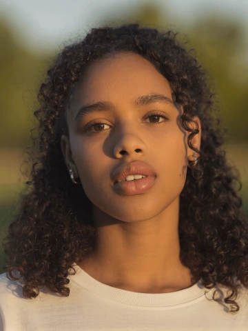 Free Teen Girl Portrait to Edit Online