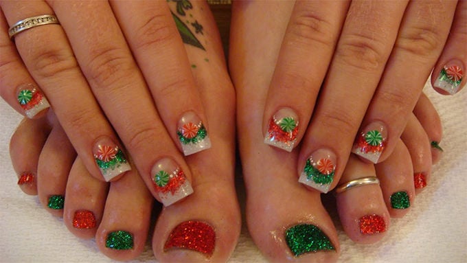 christmas-toe-nail-design