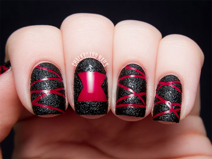 simple-halloween-nail-design