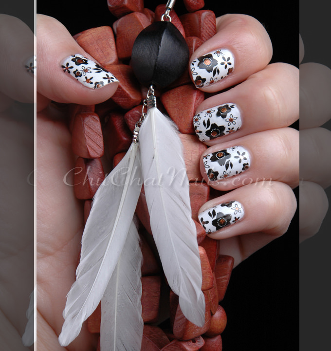 black n white nail art