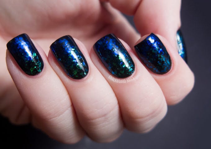 blue nail art design