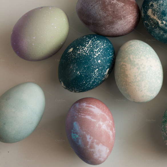 blue and pink easter egg