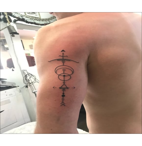 minimal geometric tattoo
