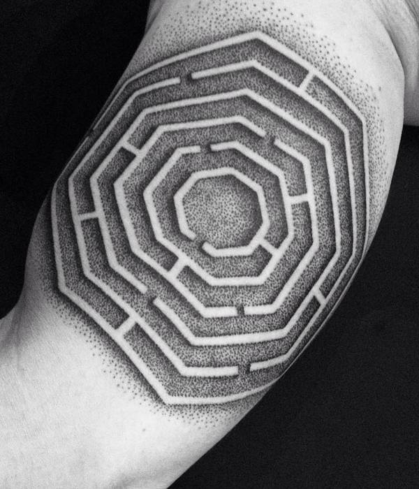 labyrinth tattoo design on arm