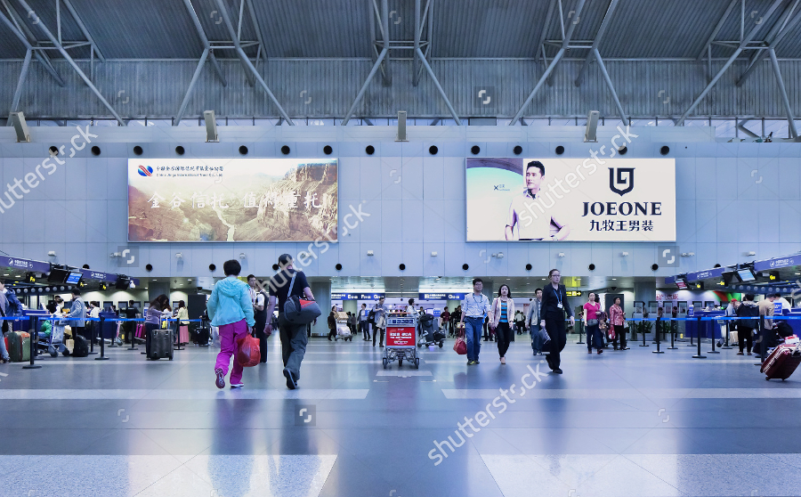 Download 99 Mockup Billboard Airport Needfreemockup