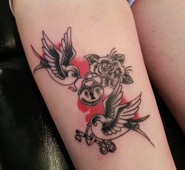 traditional bird tattoo design