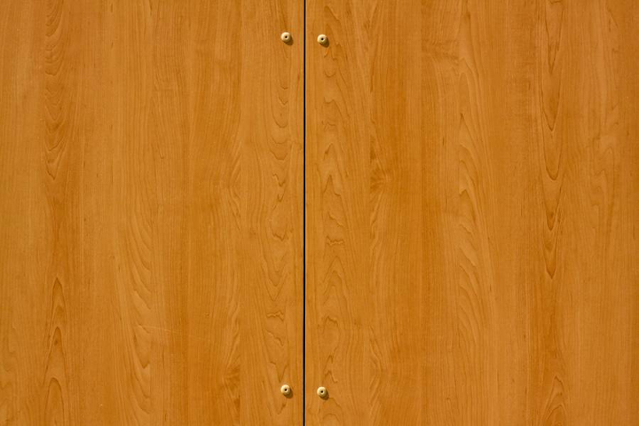 plywood knotted